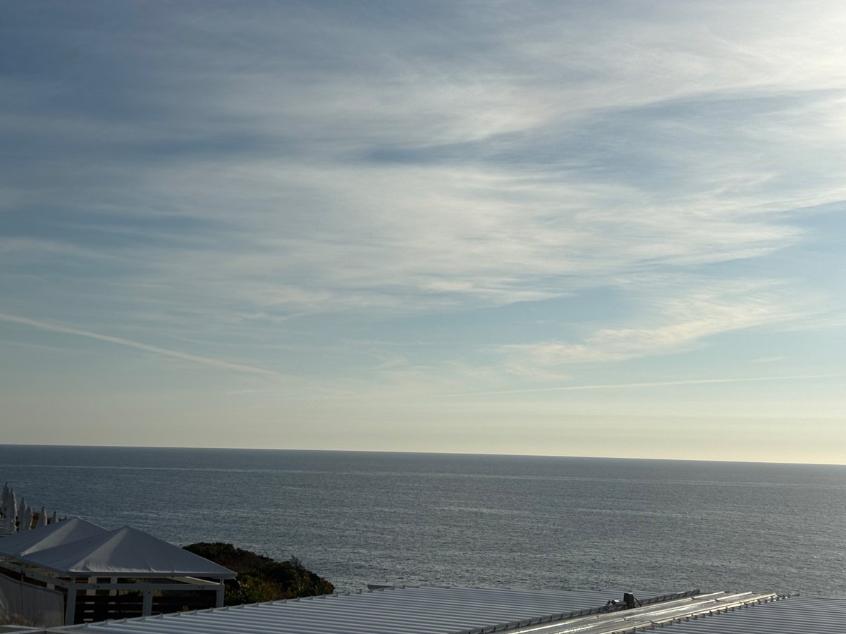 Good morning we have an ocean view from our bed!