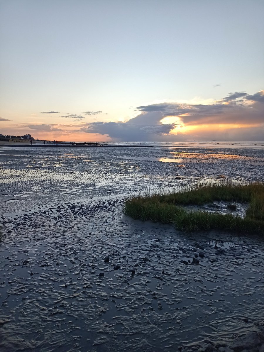 Liebe Grüße aus meinem Cuxhafen Urlaub, es war wirklich sehr schön hier, und es ist es sicher wert nochmal her zu kommen.