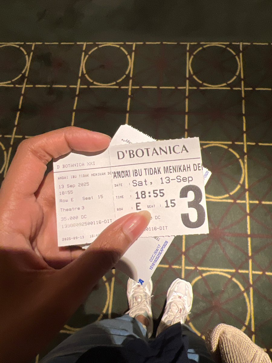 semua orang nonton berdua