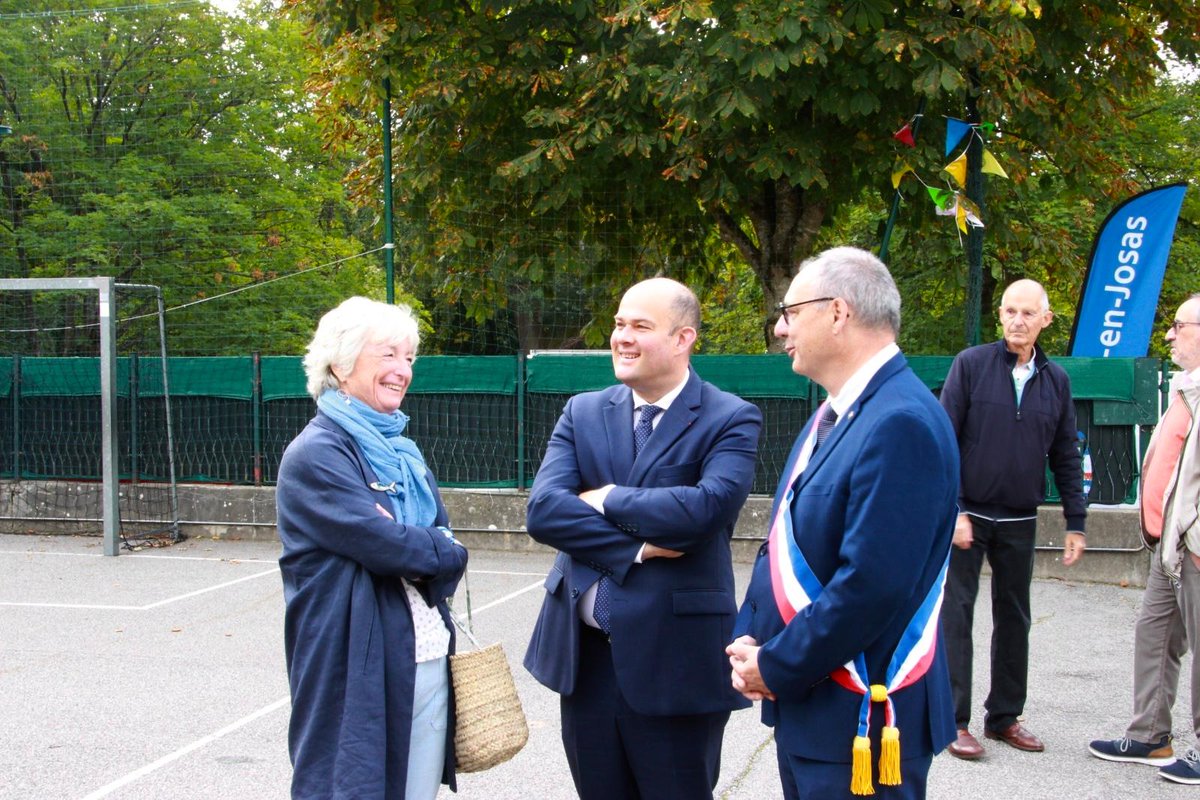 EPYvelines's tweet photo. Ce matin à #JouyEnJosas, @aubertmh était aux côtés du Maire, Didier Morin pour inaugurer le groupe scolaire du Centre rénové et agrandi. 

Un investissement durable du Département des #Yvelines, où bien-être et apprentissage vont de pair !

#Education https://t.co/74YY0Cn3Wj