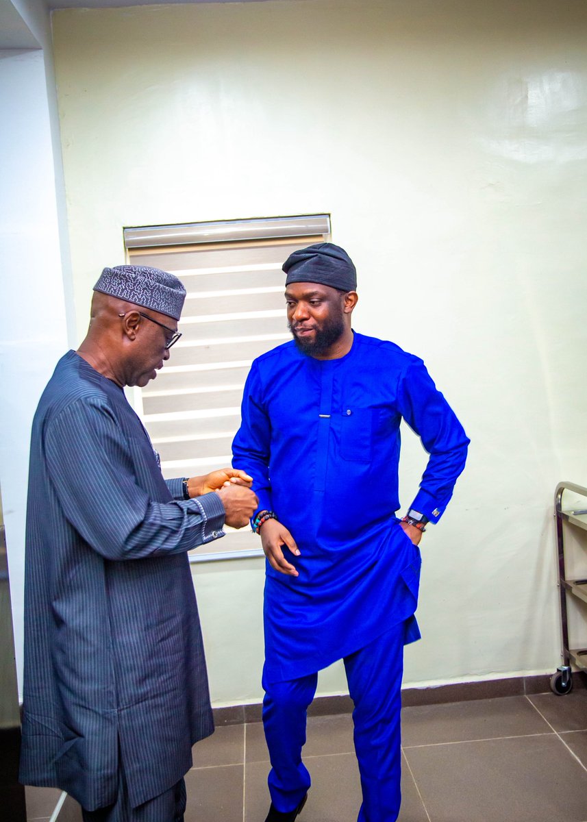 salawueedris1's tweet photo. Congratulations to Dr. @OgbeniDipo on the successful #MSMEMasterclassWithDipo event hosted in Ekiti State. 

Our sincere appreciation to the people’s Governor of Ekiti State @biodunaoyebanji for the honour and love he showered the team during the visitation.

Ekiti State is lucky to have Governor Abiodun OYEBAMIJI(BAO). 

I’m jealous, sincerely.