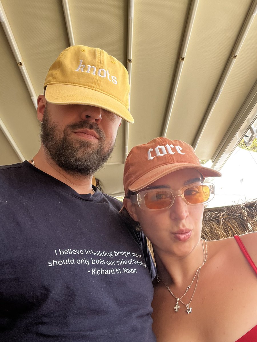 zkchesterton's tweet image. Everything is going to be fine. #core #knots