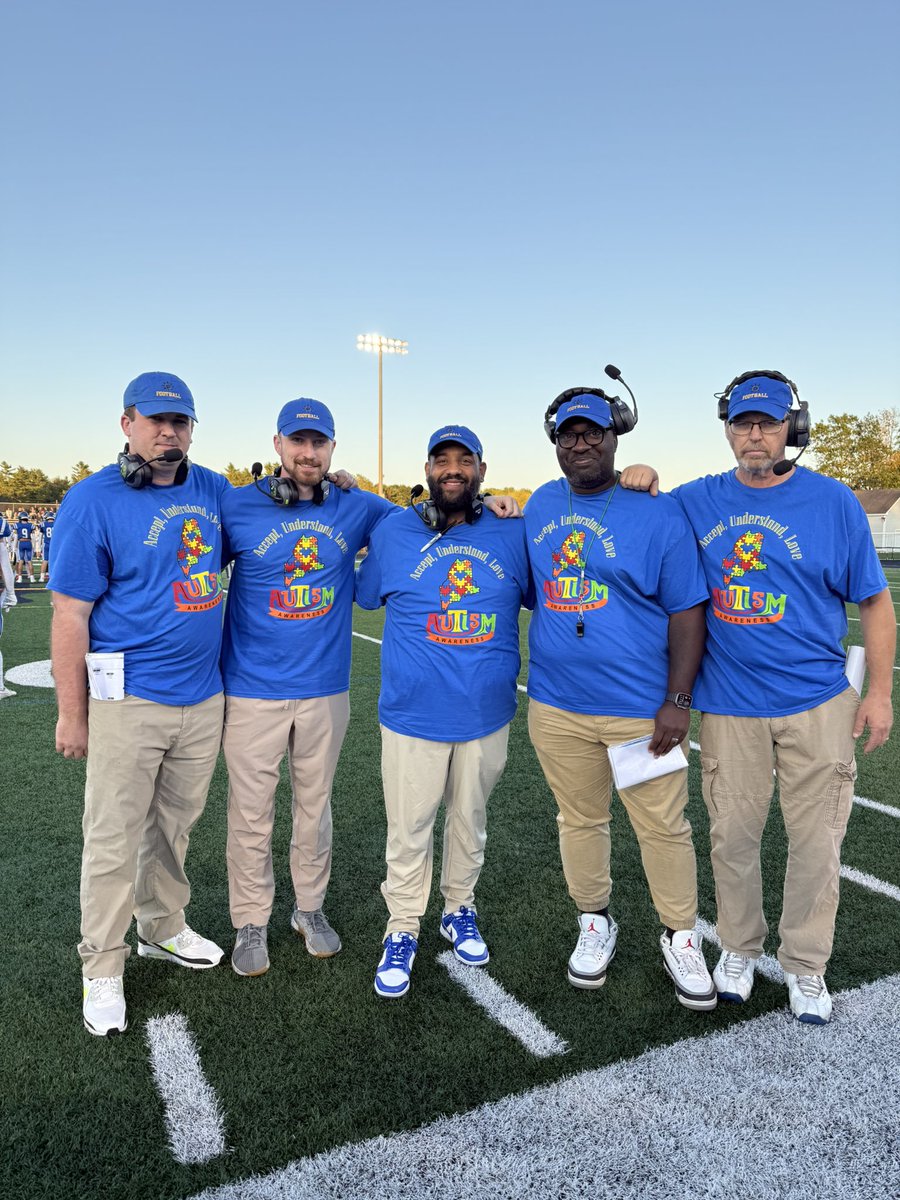 Big shout out to <a href="/coachlip/">BL Lippert</a> for organizing such a great night of awareness across our state. Also love that these shirts coincidentally matched our home jerseys!

Autism Awareness Night. “Accept, Understand, Love” 🧩♥️