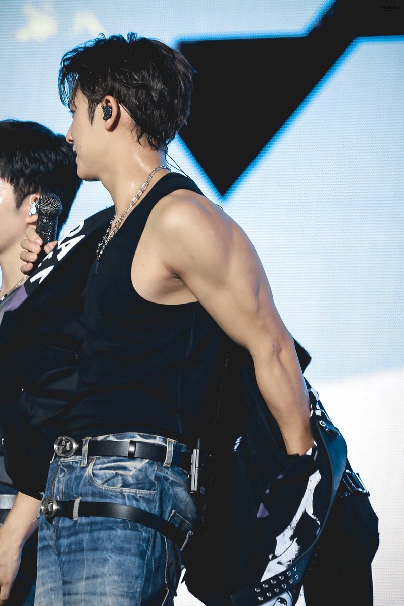 250913 New_ in Incheon

Breathless🔥

#민규  #MINGYU #세븐틴 #SEVENTEEN