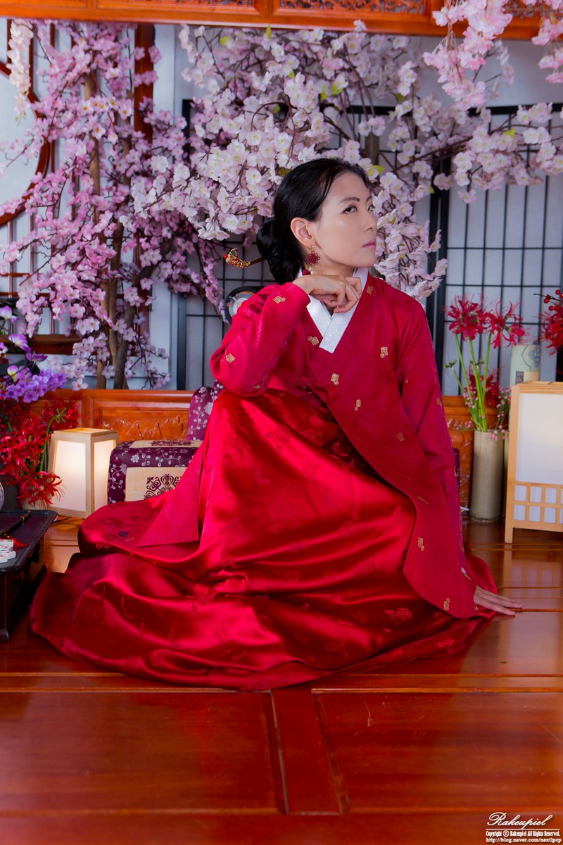 선행사진!
2025.09.06
Hanbok
Studio. RZ스튜디오(<a href="/rzcosstudio/">RZ스튜디오</a>) 
Pb. 라크피엘님(<a href="/nextlpcp/">라크피엘</a>)

당의 처음 산 기념으로 촬영ㅎㅎ 라크피엘님 고생 많으셨어요~