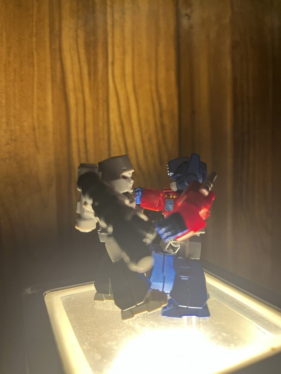 MatrixBearer24's tweet photo. Under the bonsai and dancing in the moonlight

Adventures (3/5)

#dpax #megop #TransformersOne #transformersg1 #transformerstoys https://t.co/LSvOzvv9zZ