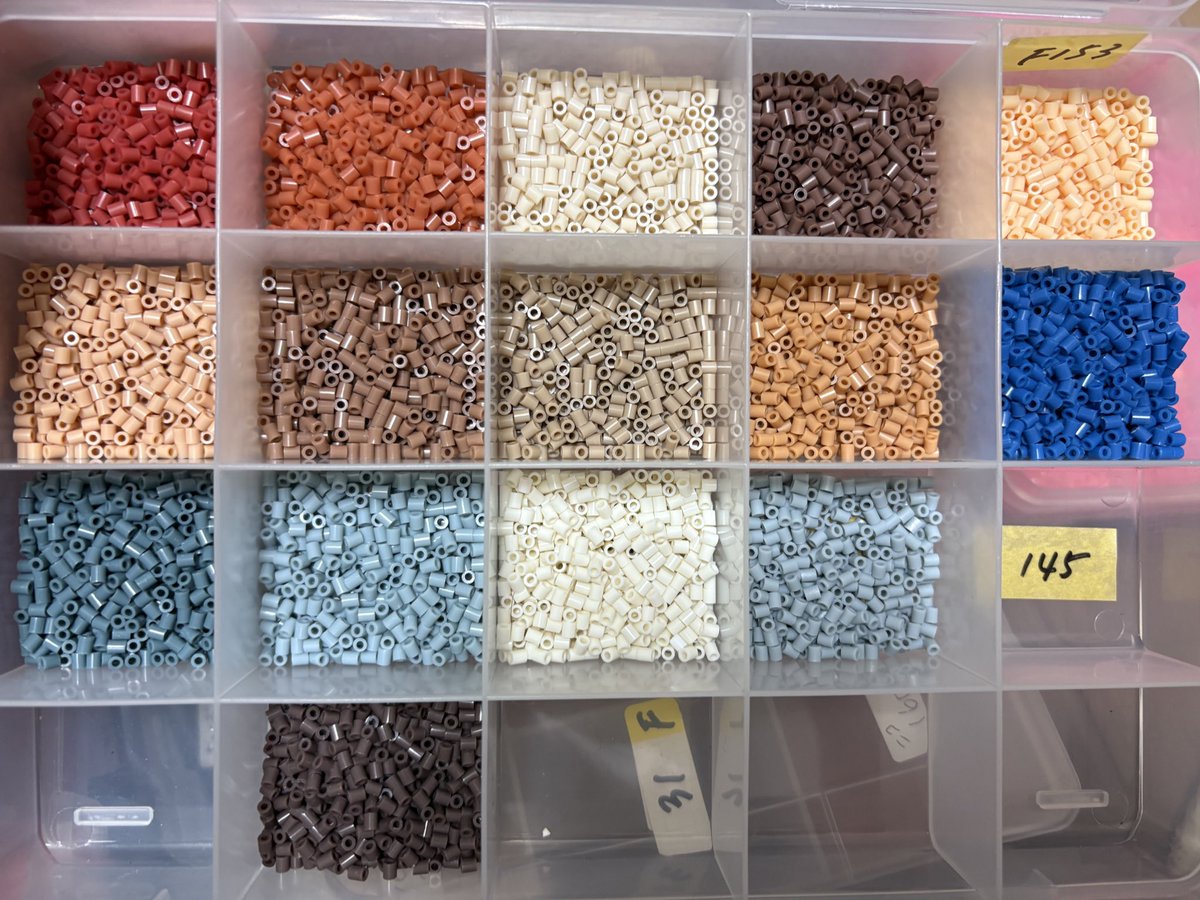 シエラ様は顔グラではないのでその次の作品向けパレット作成🙌
なんか毎回同じような色になるな🧐

不足色と白黒合わせて全19色！
思い描いているものが形になればいいな〜