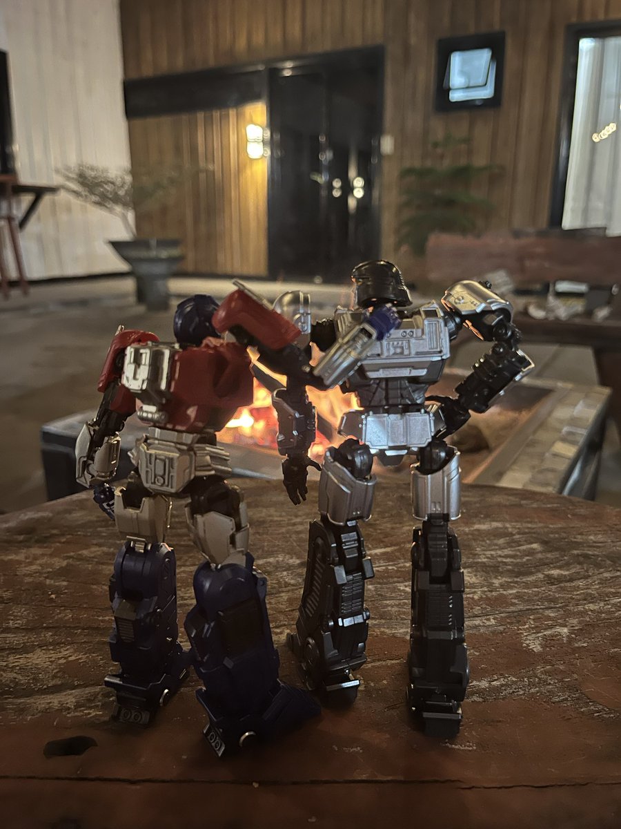 MatrixBearer24's tweet photo. "Maybe in another life, we could have been friends."

Adventures (4/5)

#dpax #megop #TransformersOne #transformersg1 #transformerstoys https://t.co/OBisQ2mmVJ