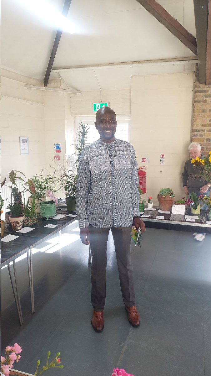 Kaamartei's tweet photo. "Great to join the Rainham Horticultural Society’s Annual Flower &amp; Produce Show 2025! 🌸🍅 A brilliant showcase of community spirit &amp; homegrown talent – huge thanks to the organisers, volunteers &amp; entrants for a fantastic event. 👏" #Rainham #Community #substanability #Medway https://t.co/3YWE77TuuR
