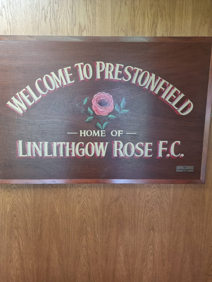 Kitman80's tweet image. Big game in the South Challenge Cup vs Linlithgow today! 🔴⚪️⚫️ ⚽️