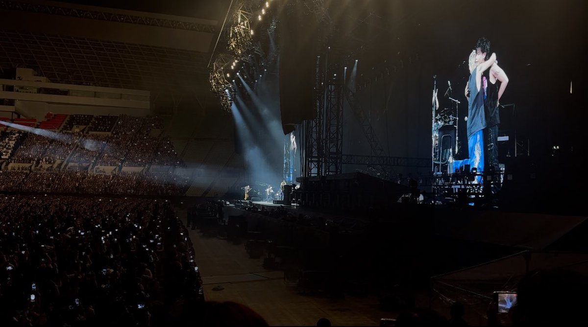 oneokrock_FC_'s tweet photo. 初日から衝撃🔥

2025.9.13 ヤンマースタジアム長居 DAY1
ONE OK ROCK – DETOX JAPAN TOUR 2025

⚡佐藤健 × TENBLANK サプライズ参戦‼️

#ONEOKROCK
#OORDETOX 
#ワンオク https://t.co/Tznh9eFiZY