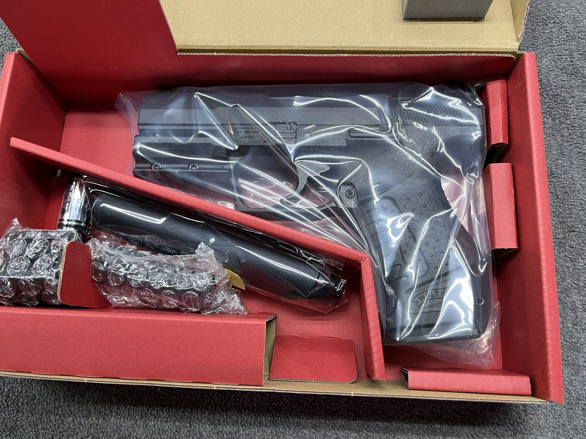 gunshop_trigger's tweet photo. 🔫#ガンショップトリガー🔫

新しい物が、入荷しました❗
　マルゼンP99 FS スペシャルフォース
　マルイ　電動BBローダー

ぜひお立ち寄りください✨ご来店お待ちしております🙇‍♂

#岡山サバゲー 
#サバゲー
#サバイバルゲーム 
#サバゲーマーさんと繋がりたい
#サバゲー初心者
#サバゲー女子 https://t.co/zjWGCXo4r0