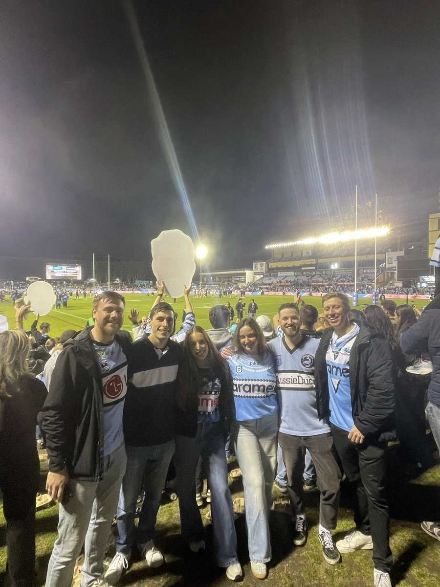 Anyone who says shark park is unfit to host finals games was not at that stadium tonight. 

A top 5 live sporting moment I’ve ever experienced. My voice is gone. UP UP CRONULLA 🦈