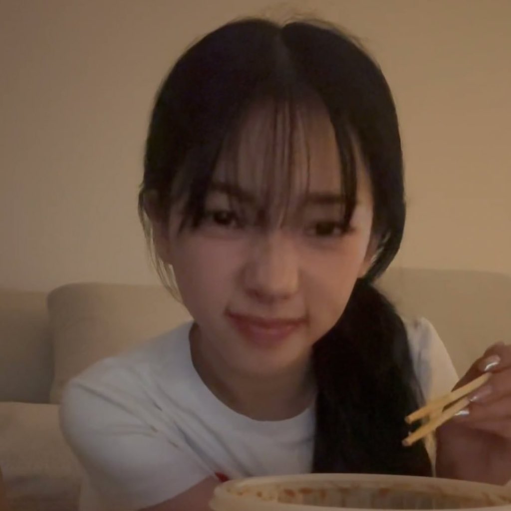 thereforyu's tweet photo. i love her little nose scrunch https://t.co/kyg7RRMWTk
