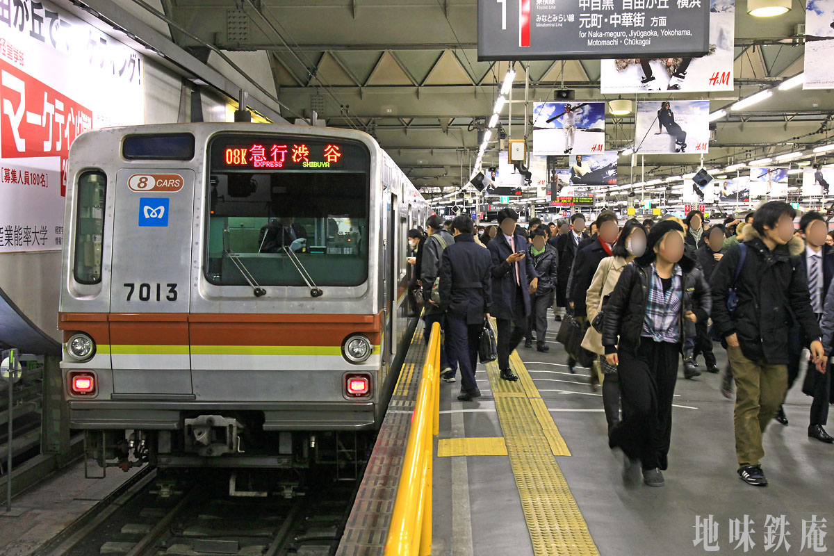 ottotto7007's tweet image. 東急東横線とメトロ副都心線の直通運転開始を前に、メトロ7000系が乗務員訓練目的で東急に貸し出され、頭端式時代の渋谷駅に顔を出していた頃。
(2012年12月)
今夜の新プロジェクトXは圧巻でした!
東横線渋谷駅の地下化は、実は渋谷駅大改造のはじめの一歩だったのだなぁ……と。