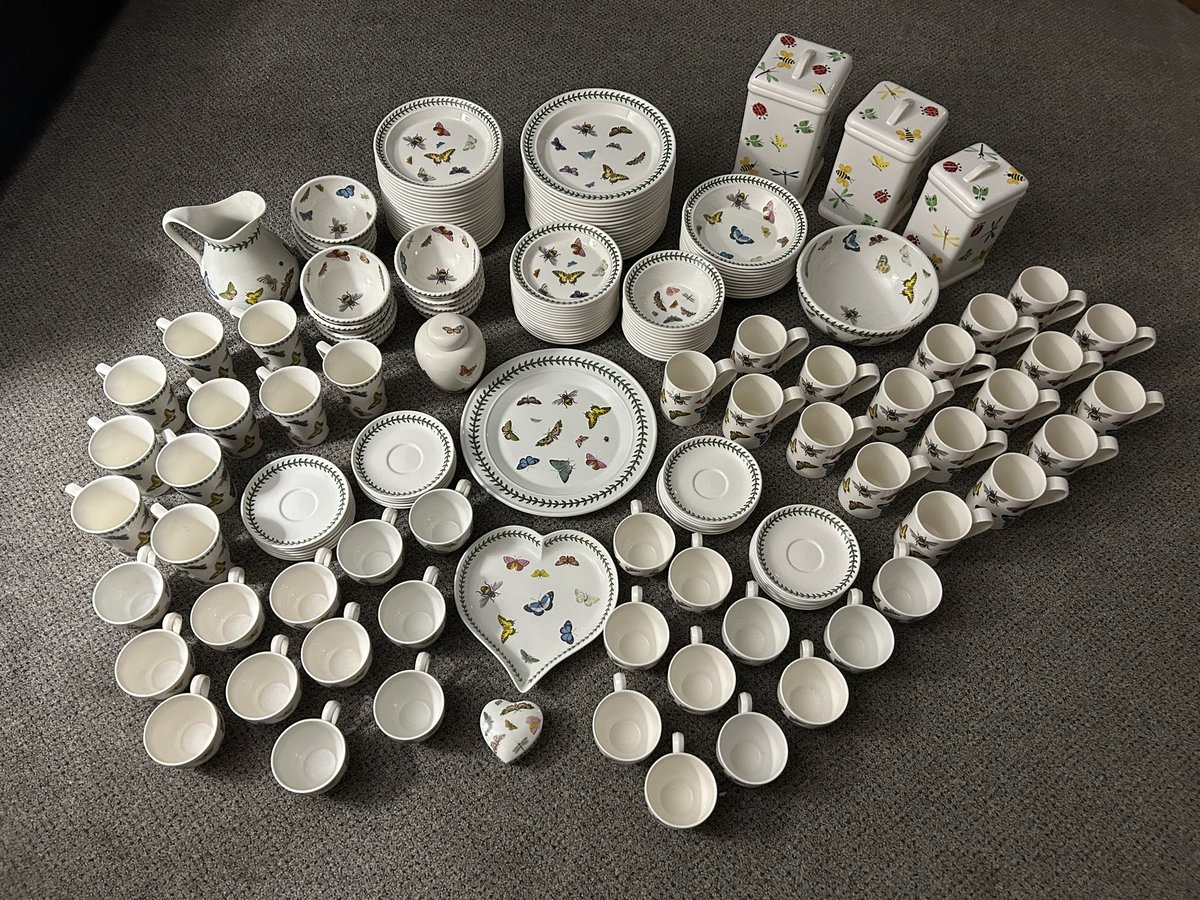 dannyamy10's tweet image. Susan Williams-Ellis Portmeirion Botanic Garden Butterfly Dish Set-168 piece NEW #BontanicGardenButteryDishSet #SusanWilliamsEllisPortmeirion #Dinnerware #Dishes 

ebay.com/itm/1364298868…