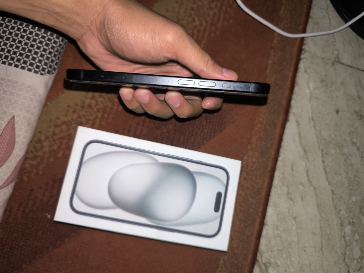 PernahNgantor's tweet image. Dijual!!!
iPhone 15 128GB iBox
Kondisi fisik: Mulus 100% (tanpa lecet)
Battery Health: 99%
Kelengkapan: Masih lengkap, Garansi masih on dan banyak lagi.
#zonauang #zonajajan #zonamahasiswa #WTS #WTB
