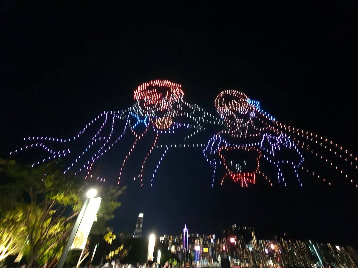 GN00508771's tweet image. 本日香港にてガンダムW のドローンショーの一部

 #ガンダムW