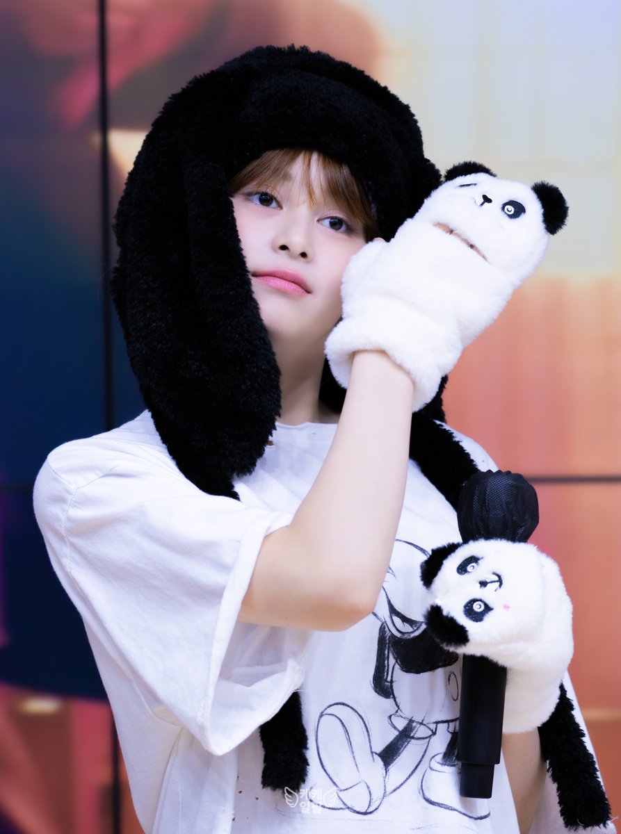 sangmi_18's tweet image. 250907 팬사인회 강남스테이지  

#AtHeart #앳하트 #KATELYN #케이틀린