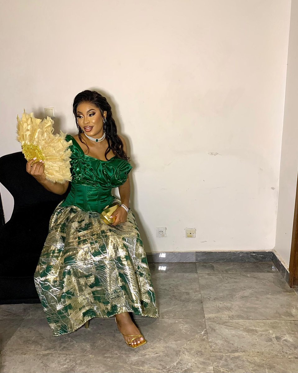 Chris La Congolaise❤️🇨🇩 (@lagrandekrys) on Twitter photo Tout est parti d’un commentaire, et aujourd’hui nous sommes mariés 🫶💍
<a href="/lagrandekrys/">Chris La Congolaise❤️🇨🇩</a> et <a href="/DondiRn/">Rodrigues_Nzembo_Don</a> font 1 désormais 🫶
Merci à <a href="/alma_ice/">ALMA ICE ❄️⚜️</a> pour les travaux 😄 Tout est parti d’un commentaire, et aujourd’hui nous sommes mariés 🫶💍
<a href="/lagrandekrys/">Chris La Congolaise❤️🇨🇩</a> et <a href="/DondiRn/">Rodrigues_Nzembo_Don</a> font 1 désormais 🫶
Merci à <a href="/alma_ice/">ALMA ICE ❄️⚜️</a> pour les travaux 😄