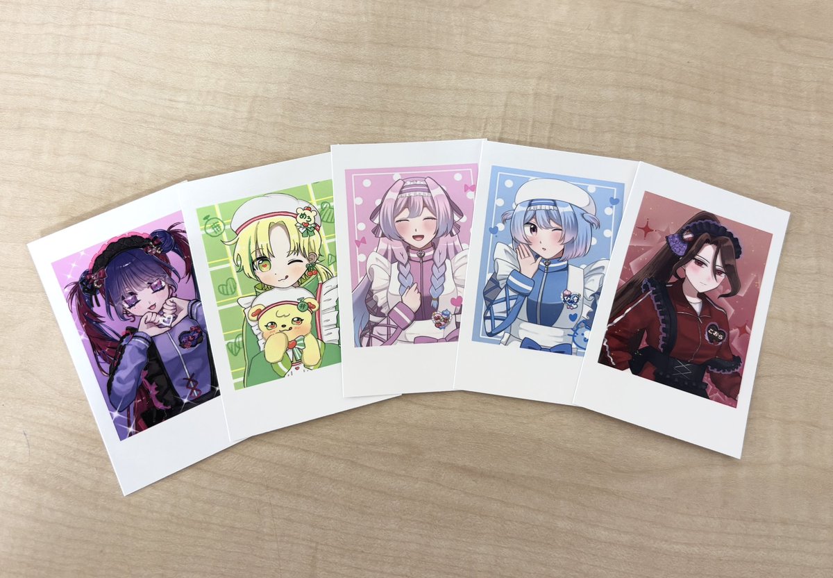 TCU_syame_kai's tweet photo. 【ノベルティ紹介】

ドリンク1杯につき、ノベルティとしてランダムチェキ風カードを1枚プレゼント✨
カードはメッセージ付きかも⁉️
ぜひ手に取って推しの子を見つけてください✨️ https://t.co/dgH6wY0p2D