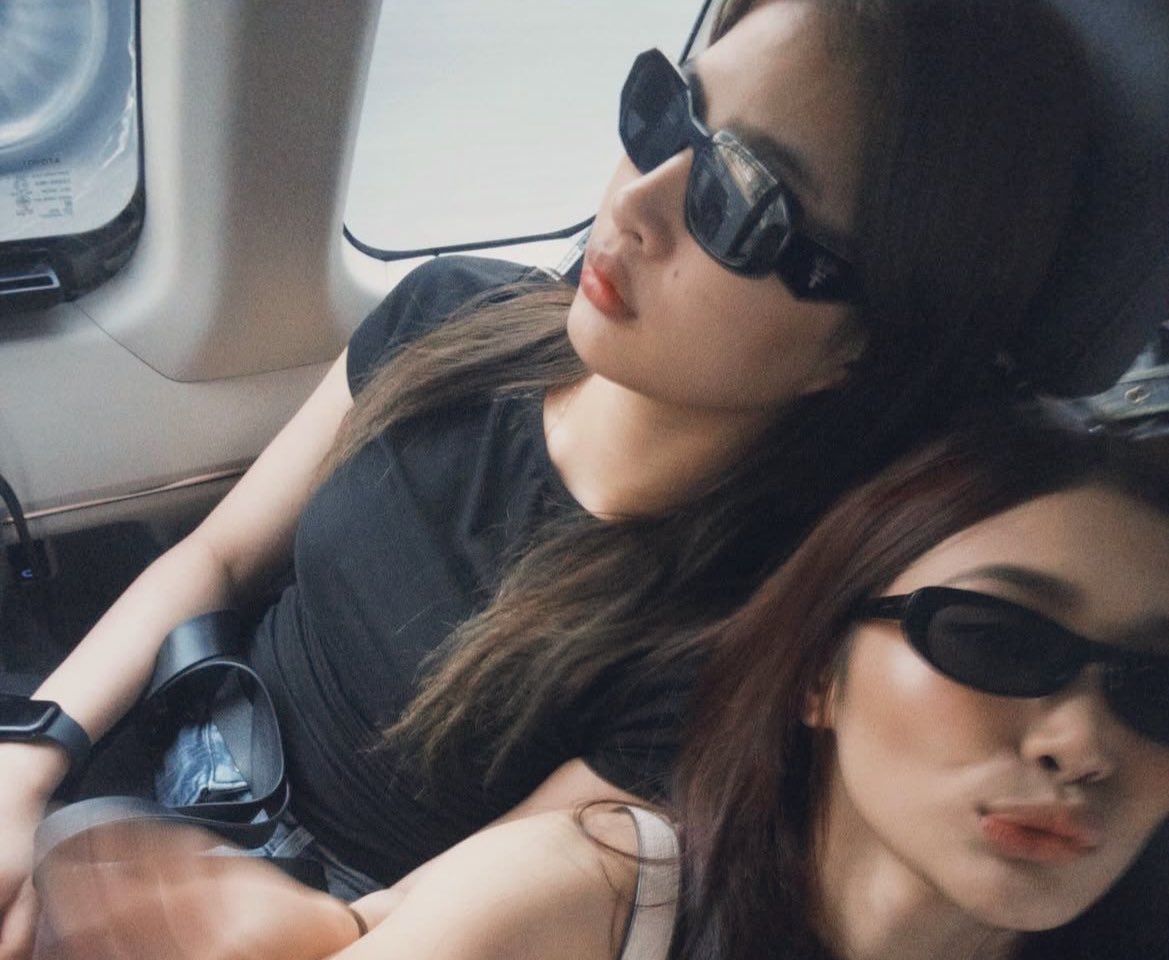 maryangmamon's tweet photo. guys hindi na ata talaga lowkey jholet cos wtf do u mean we all have these 😭😭😭😭😭😭😭😭😭 https://t.co/rOgL0ELEJ0