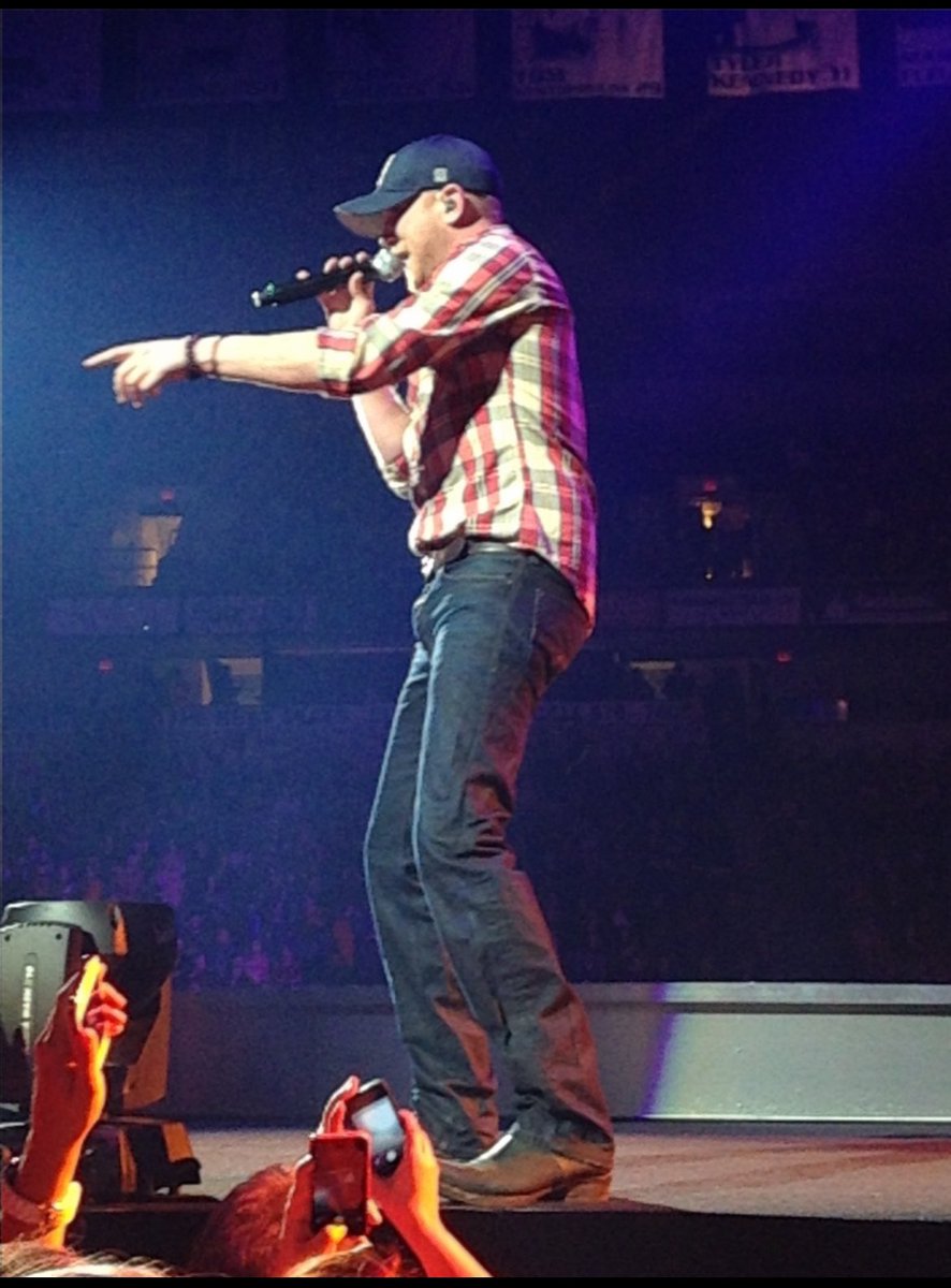 It’s <a href="/coleswindell/">Cole Swindell</a> day and this one is meaningful. Seeing him tonight in the venue I first saw him open for Luke and he’s headlining! Only song he had released was chillin’ it. It has been amazing memories following him through the years and watching him succeed 🎶♥️