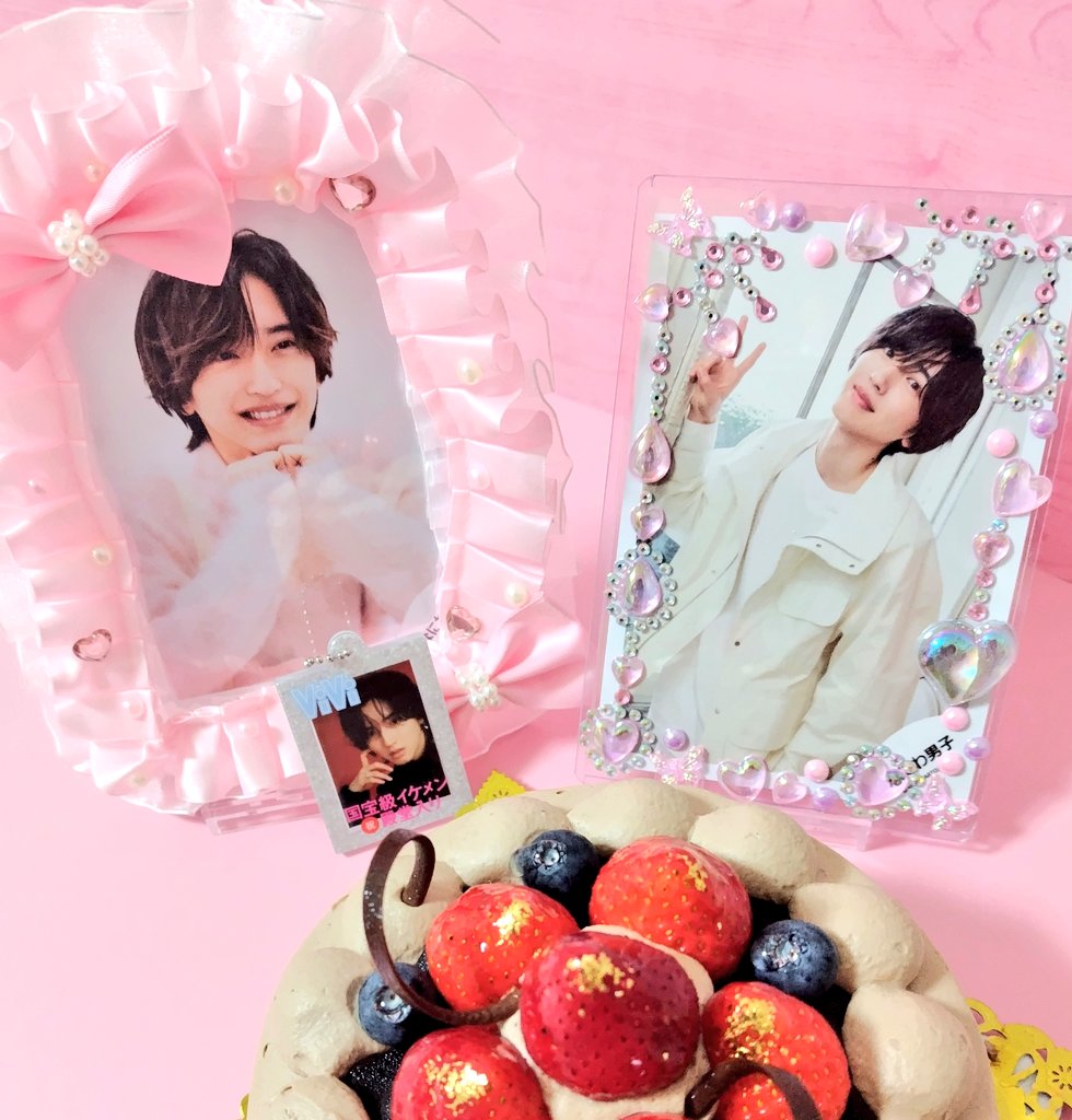 誕生日インライのとき気になってたケーキ🎂遅ればせながら殿堂入りも解禁もあったしお祝いってことで✨ふわふわスポンジでクリームまろやかですごくおいしくて幸せ🩷
改めておめでとう🎉
#道枝駿佑