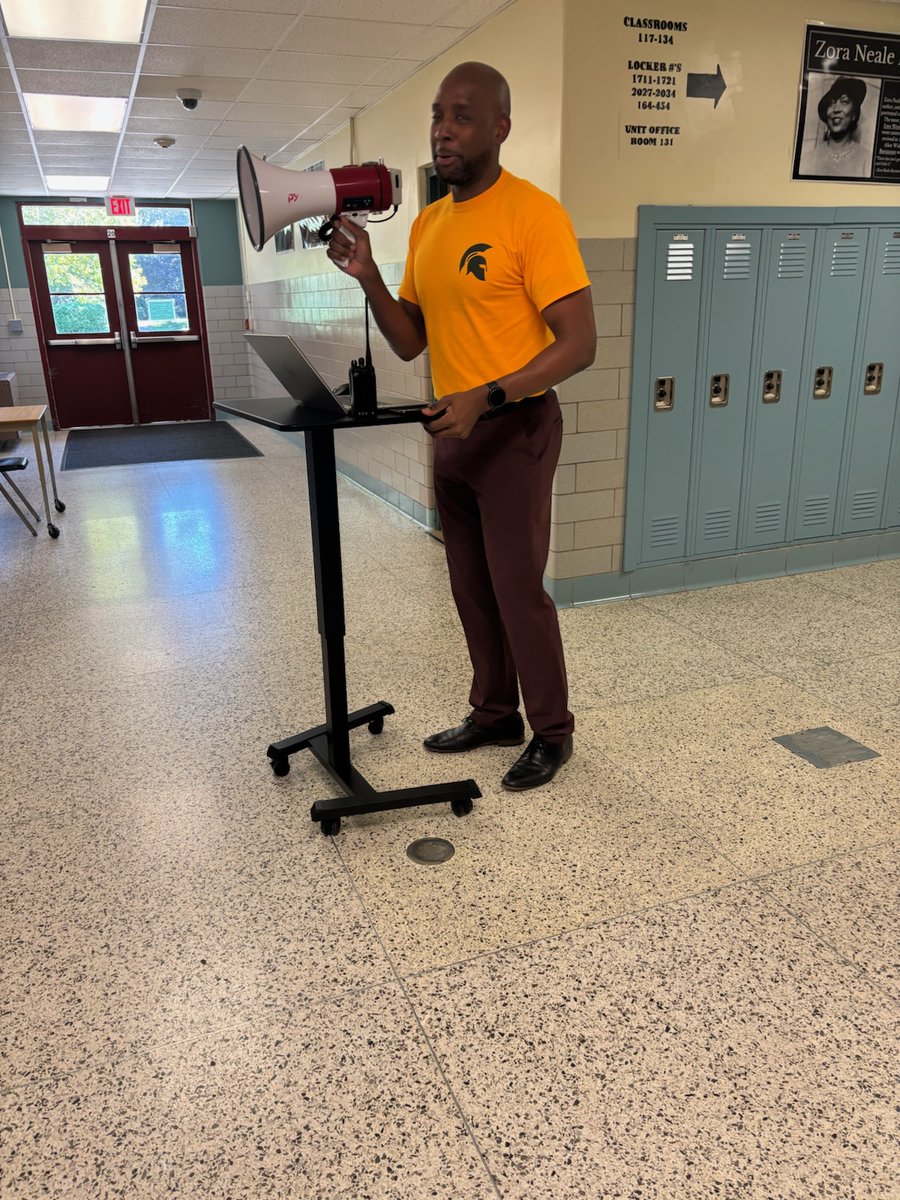 What a great first full week!  Teaching &amp; learning in full effect, staff planning to support a positive school culture and climate, &amp; admin ensuring the building is conducive to learning by being present in the halls #GreatThingsHappenAtOLY #WeAreOlympia #FullStudentExperience