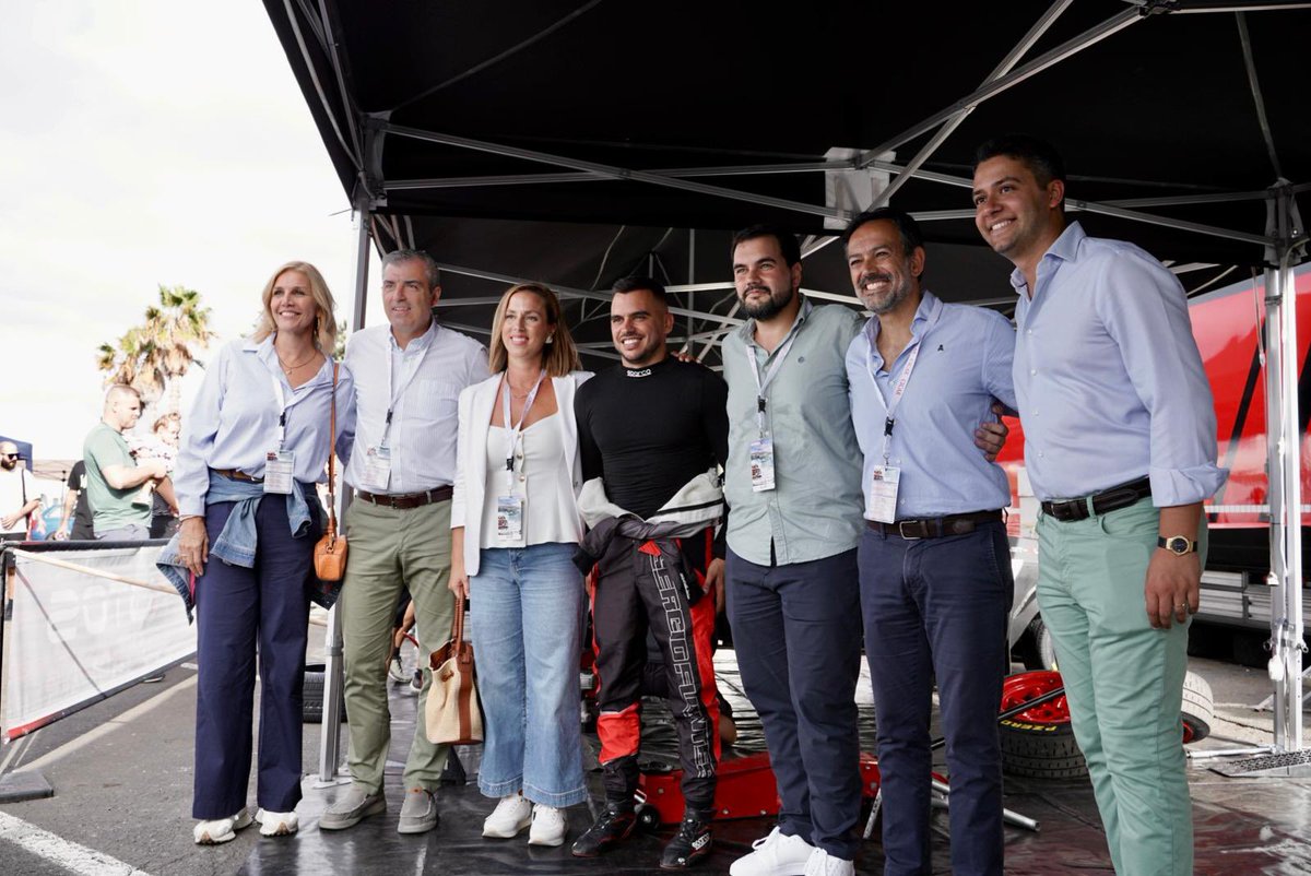 El Rally Orvecame Isla de Tenerife Histórico arrancó ayer desde el Puerto de la Cruz.

La entrega y el espíritu competitivo que tienen los pilotos de esta prueba, que celebra su 51 edición, hacen posible que vivamos la magia del motor sobre cada curva, cada derrape y cada salto.