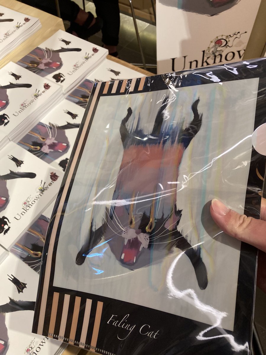 cmyk141's tweet photo. ギンザシックスの蔦屋書店で開催されている #Yoshifumi さんの個展 #UnknownWorld を鑑賞。
過去に猫を飼っていたので、猫のビックリする表情に親近感を覚えた。
キービジュアルのクリアファイルを購入した。 https://t.co/wp1wa9wOgQ