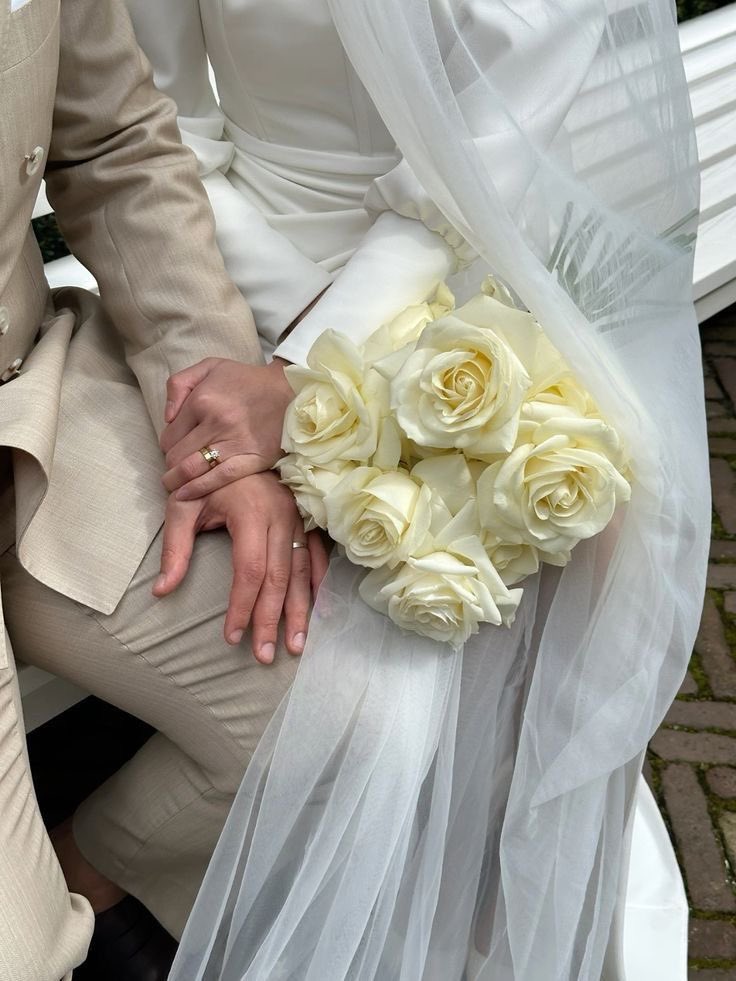 Ruh eşleri her zaman birbirlerine geri dönmenin yolunu bulurlar…💌