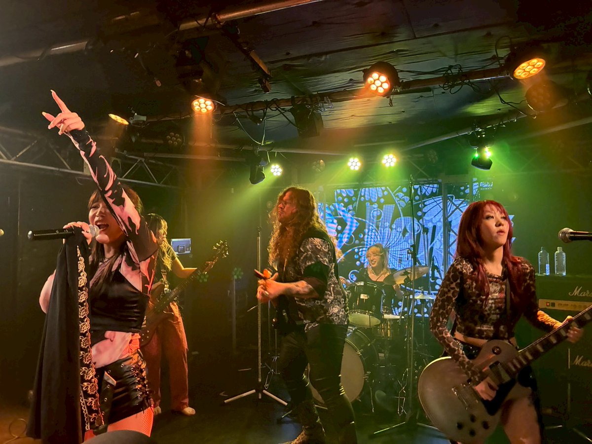 you_z000's tweet photo. もはや正規メンバー。
体格のアンバランスが面白カッコ良い。
SLEAZE FEST TOKYO 2.0
20250912
吉祥寺クレッシェンド
#venus
#venus5
#venus_itsw
@RockyRavic https://t.co/jljdYiVQIW