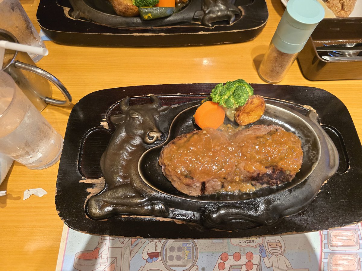 takas_86's tweet photo. 3年連続で86スタイルに行ってきました！イベントの写真全然撮ってなかったので、移動中の写真を。高田社長を始め、そでがーでんでお会いした方達とも会えて楽しかったです！
さわやかにも久しぶりに行けたので満足です。
今大渋滞抜けて、海老名で休憩中です！
あと2時間運転頑張ります！
#86Style https://t.co/gqql85BUa0