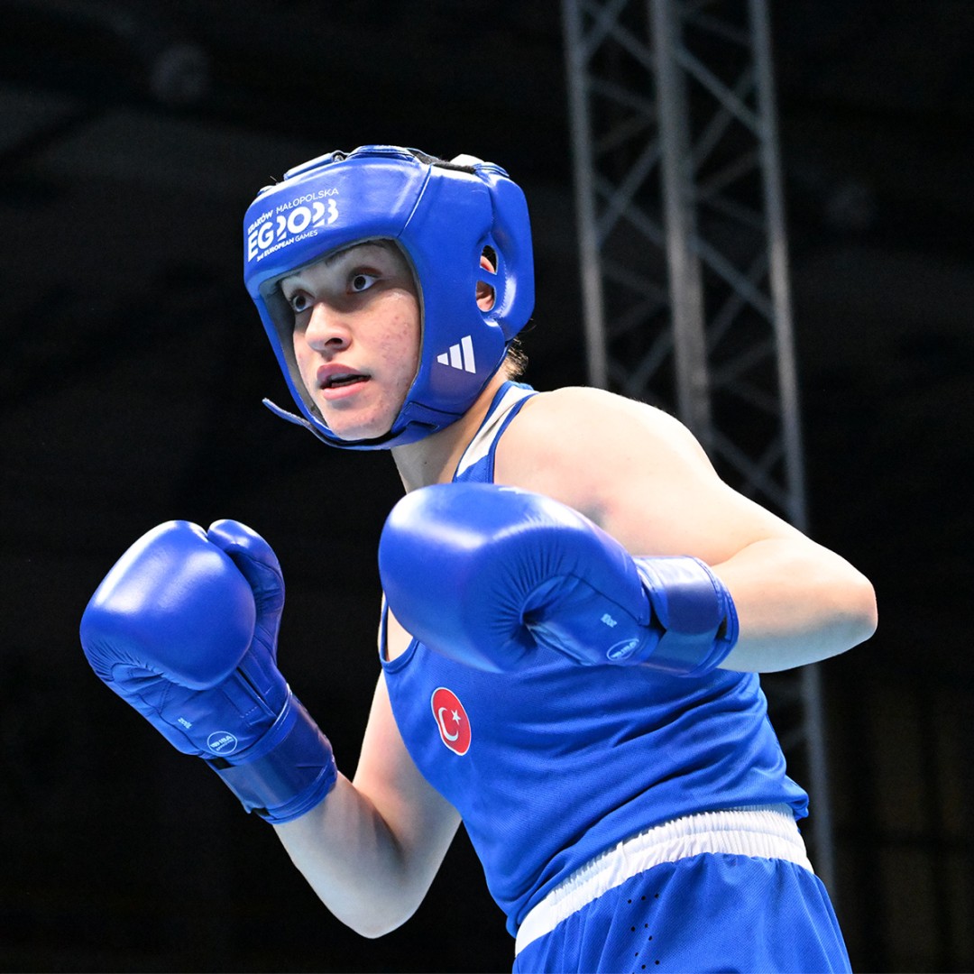 🔥 Milli boksörümüz Büşra Işıldar, Dünya Boks Şampiyonası'nda Avustralyalı rakibini yenerek finale yükseldi! 🇹🇷