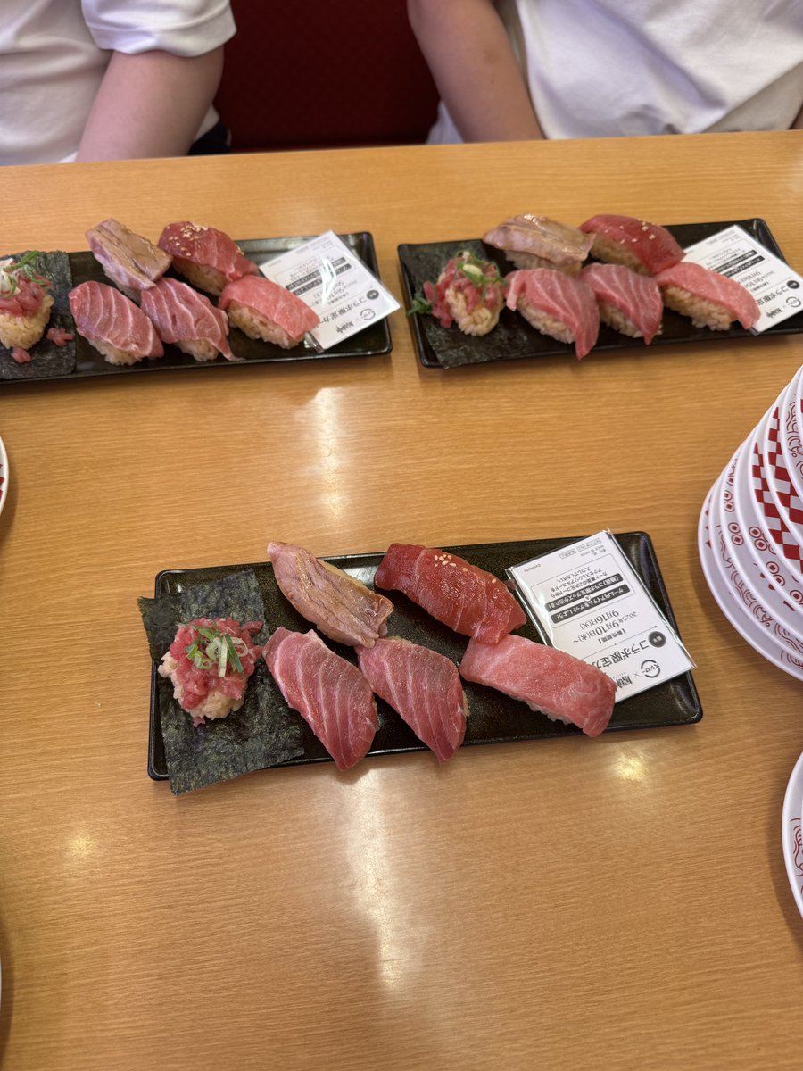 NoDeraaaaN's tweet photo. 寿司食いまくってきた https://t.co/LF7XyMhw1c