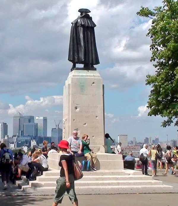 #OTD in 1759 <a href="/BritishArmy/">British Army 🇬🇧</a> Officer General Wolfe died at the Battle of the Plains of Abraham near Quebec.

In Greenwich Park, his statue looks out over the <a href="/orncgreenwich/">Old Royal Naval College</a> and Canary Wharf to the North.

It bears the scars of a WWII bombing raid.