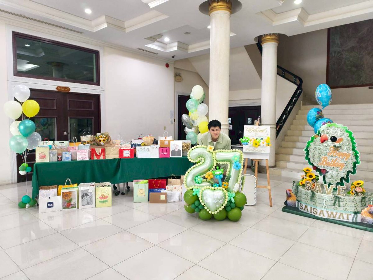 closebethere's tweet photo. ขอบคุณทุกๆคนทั้งที่มางานและที่ติดตามผ่านทางโซเชี่ยลนะคะ หวังว่าทุกๆคนจะได้รับความสุขและความประทับใจจากงานวันนี้กลับไป ต้องขอบคุณที่เข้ามาเป็นส่วนหนึ่งในความสุขและรอยยิ้มของเซฟ 
ไม่ว่าจะเกิดอะไรต่อจากนี้ มาสู้และร่วมเดินไปพร้อมกันนะคะ
หากวันนี้ทางทีมงานผิดพลาดประการใดไป ต้องขออภัยมา ณ ที่นี้ค่ะ
#savesaisawat 
#GrowingWithSave27th