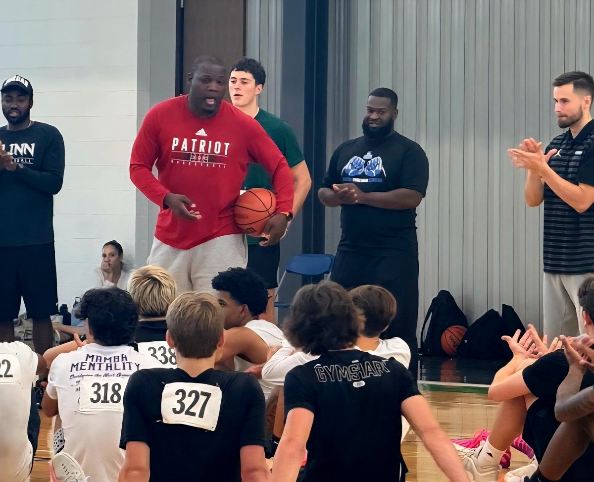 Holden_C2026's tweet image. College Prospect ID Showcase in Houston last weekend, Offensive Player Award. @Themarcolimon @JasonTocabens @LoneStarPrepsTX @BeastUpBasketb1