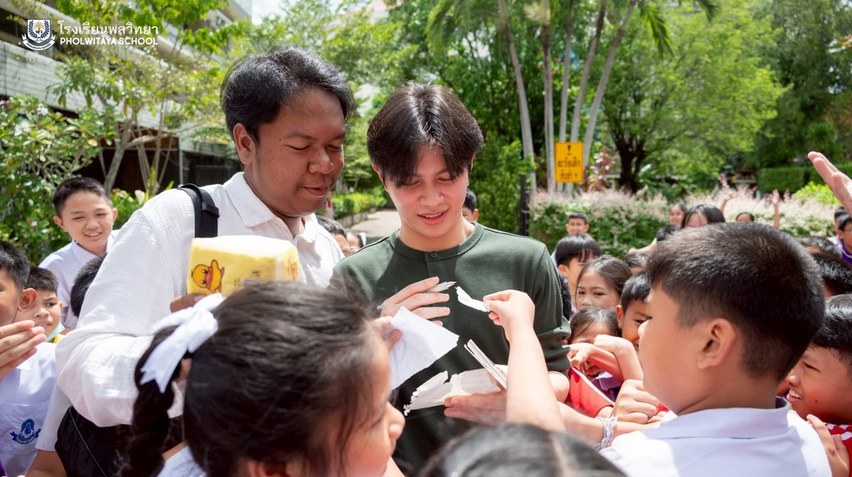  「 ✦ 𝗽𝗮𝗻𝗴 ✦ 」🎸🍅 (@ssukanya03) on Twitter photo ต้อนรับศิษย์เก่า “พี่วิลเลี่ยม จักรภัทร แก้วพันธุ์พงษ์” น่ารักอะเป็นพี่วิลเลี่ยมแล้วว
#williamjkp <a href="/Williamjkp1/">วิลเลี่ยม จักกะปรั๊ดดดดด</a> ต้อนรับศิษย์เก่า “พี่วิลเลี่ยม จักรภัทร แก้วพันธุ์พงษ์” น่ารักอะเป็นพี่วิลเลี่ยมแล้วว
#williamjkp <a href="/Williamjkp1/">วิลเลี่ยม จักกะปรั๊ดดดดด</a>