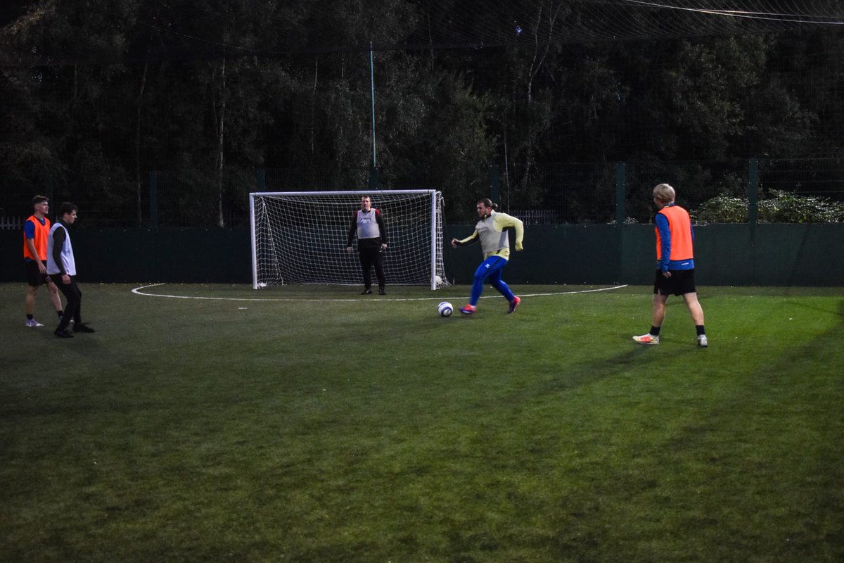 HeadStart tweet media