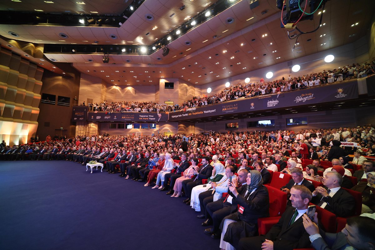 Genel Başkanımız, Cumhurbaşkanımız Sn. <a href="/RTErdogan/">Recep Tayyip Erdoğan</a>’ın teşrifleriyle, Genel Merkez Teşkilat ve AR-GE ve Eğitim Başkanlıklarımızın organize ettiği Teşkilat Akademisi programımızı gerçekleştirdik.

Millete hizmet şiarıyla; liderimizden ve milletimizden aldığımız güçle her alanda