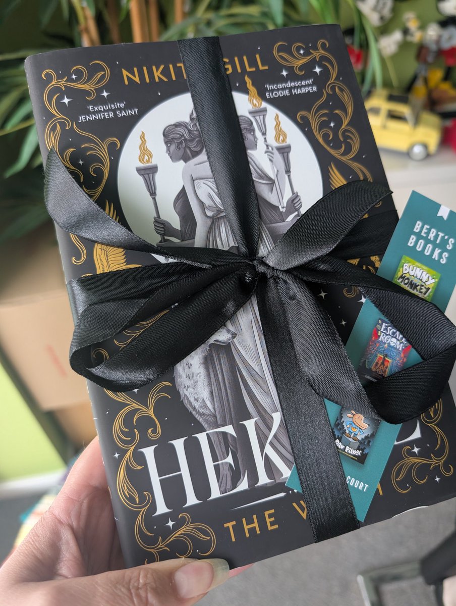 Sam48Bell's tweet image. Suprise @bertsbooks delivery. Hekate the Witch by Nikita Gill. I totally forgot I had preordered this one.