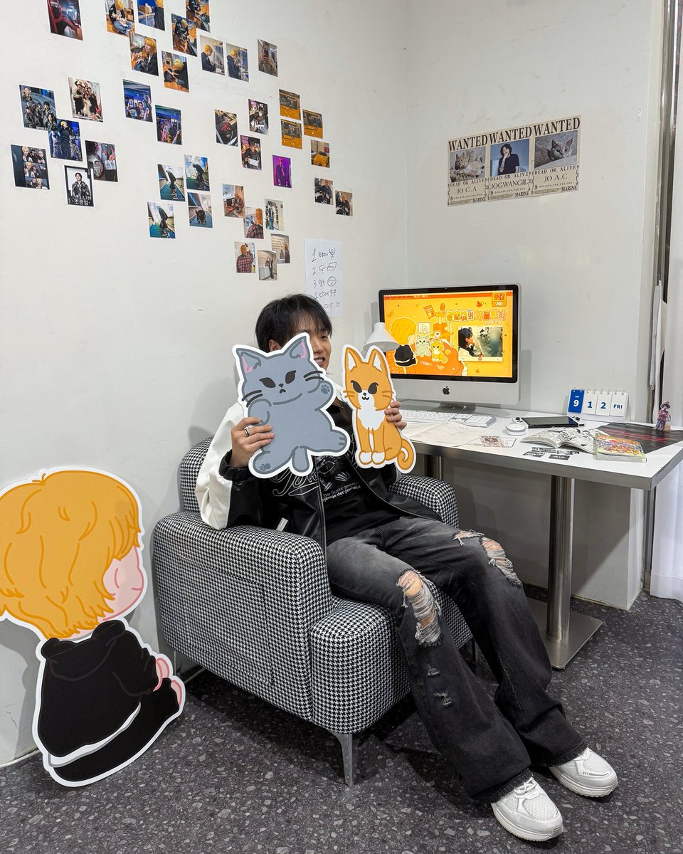 GwangilDay's tweet photo. *₊• ☼ ˚ ˚ ˛ ˚ ☼ • ₊• ˚ ˛ ˚ ˛*
° 。 ° ˚* _Π_____*。*˚☼ ° ˚*
˚ ☼•˛•*/______/~\ 。˚ •˛*
˚ * ☼•₊｜ 田田｜門｜ 
광일이의 가을방학 𝘄𝗶𝘁𝗵 아크아 ໒꒱

짧고 굵었던 이틀간의 행복한 가을방학 끝✍🏻

#조광일 #jogwangil https://t.co/p4Hc20vfRH