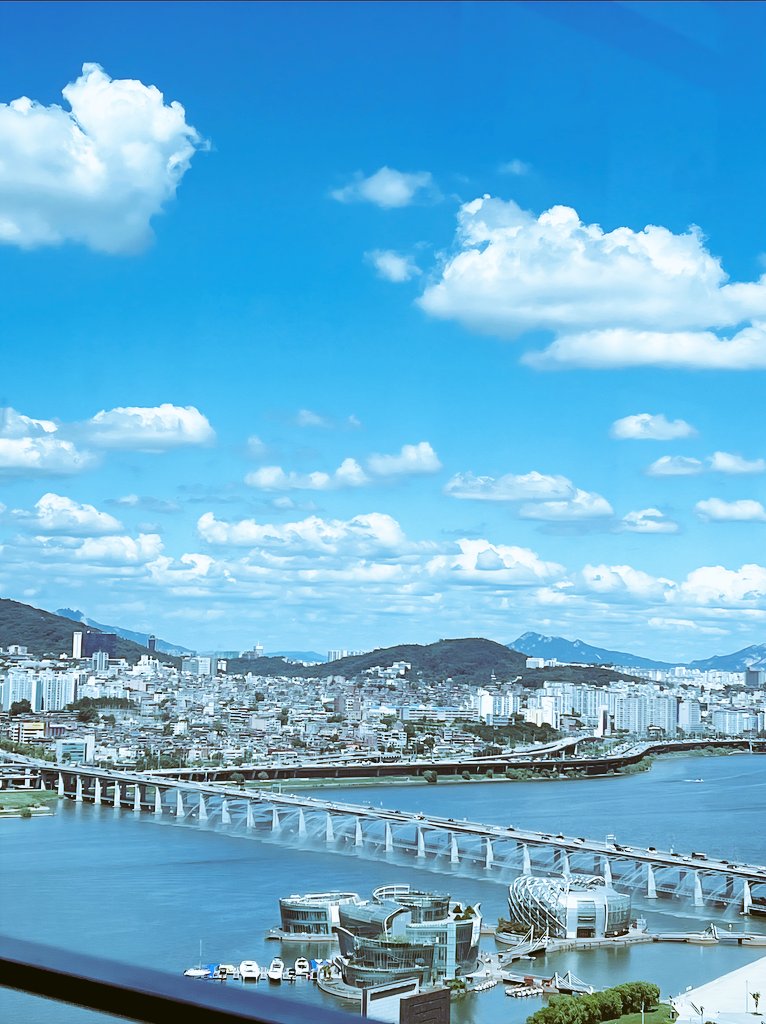 rok_Eddie's tweet photo. The sunny weather is nice after the rain^^ https://t.co/dcgmZc9vFL