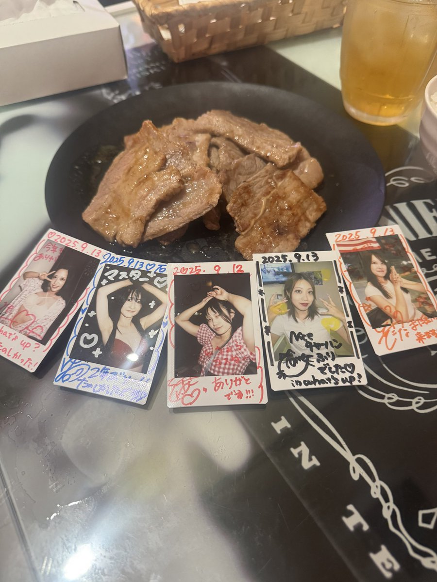 やっとご飯食べれるよみんな！