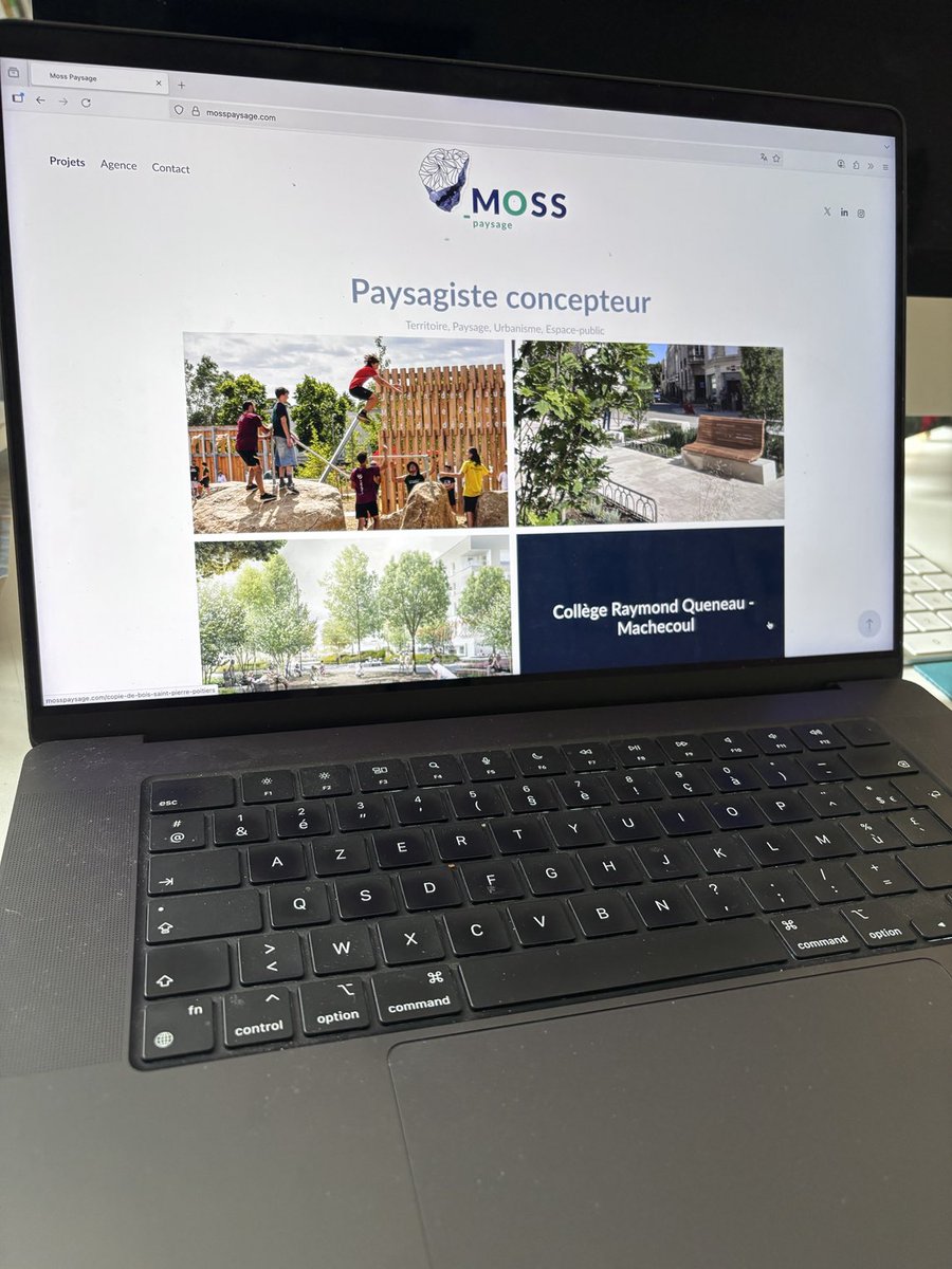 [Web]
Une mise à jour de notre site internet avec nos dernières réalisations. Allez-voir ! mosspaysage.com