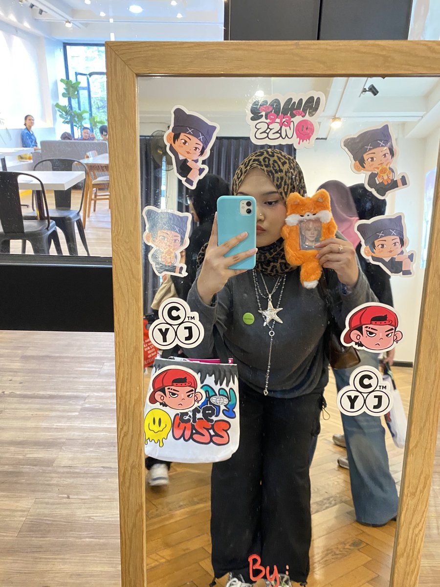 yeyowhasup_'s tweet photo. today’s #YeonjunVibeCheck Jogja🩷🖤🩶

thankyou @1309zip @allaboutyeonjun @hyperarin x @noonadeul304 for hosting this amazing event ❤️‍🔥 https://t.co/N8m5TQtCmi