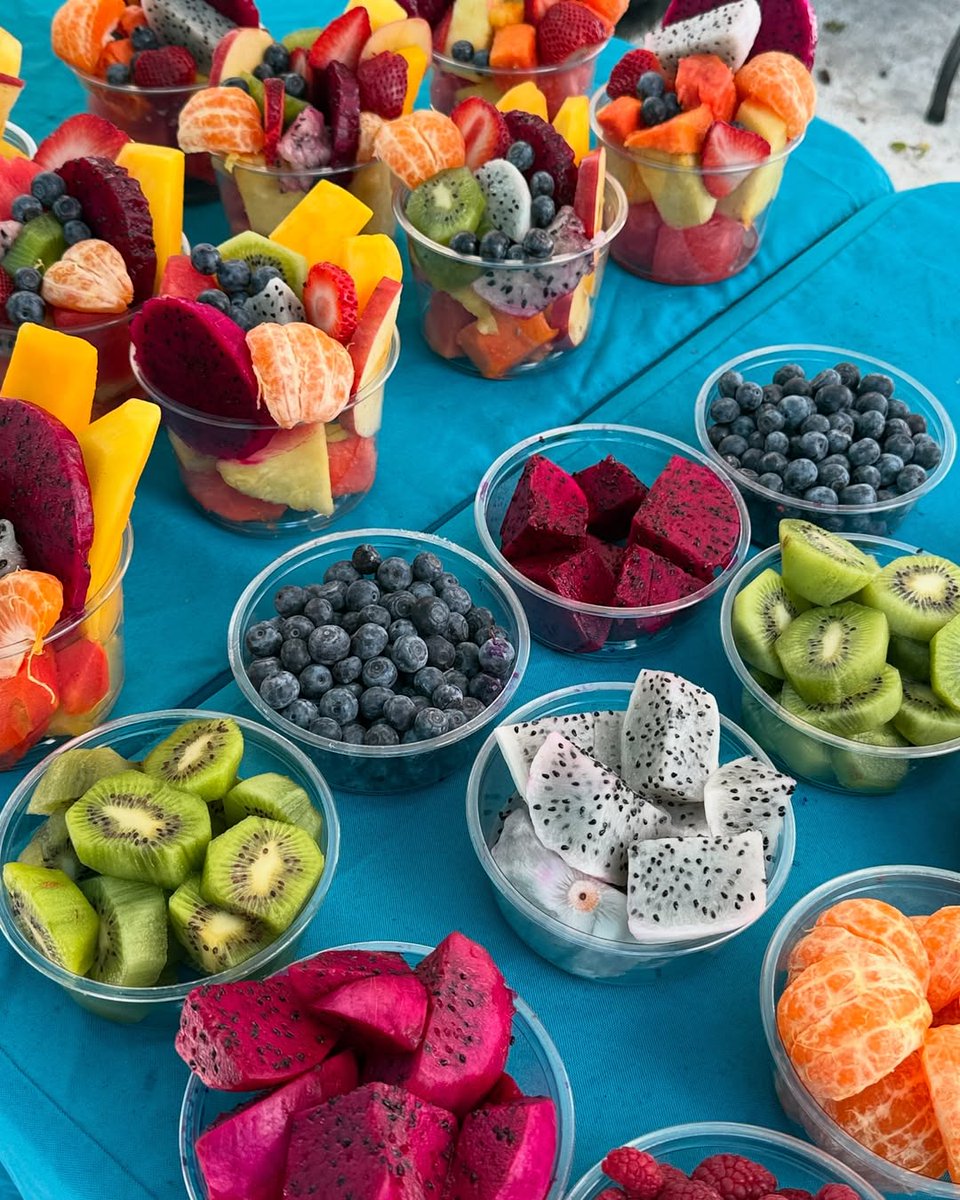 Get your ‘pick’ of the bunch #OnLincoln! 🫐🌴

Shop local produce all under the palms. Find everything from handmade jams and baked goods to honey, spices, and more—all sourced from local vendors you’ll love.

🍉 Sunday, September 14 | 9 AM – 5 PM
🍯 690 Lincoln Road