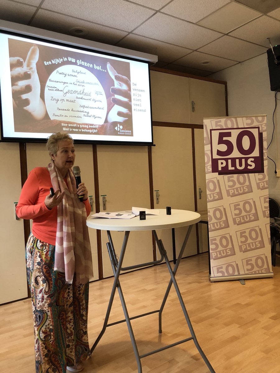 “ Een op de zeven mannen krijgt na 75 jaar dementie. Bij vrouwen is het zelfs  1  op de 3! Die moeten de juiste zorg krijgen.” 
Corrie van Brenk bij 50PLUS in Zoetermeer.